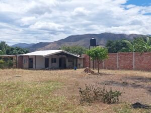 VILLA DE 2 DORMITORIOS + TERRENO DE 1047.95m2